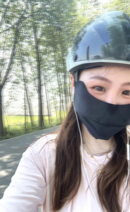 李哈哈